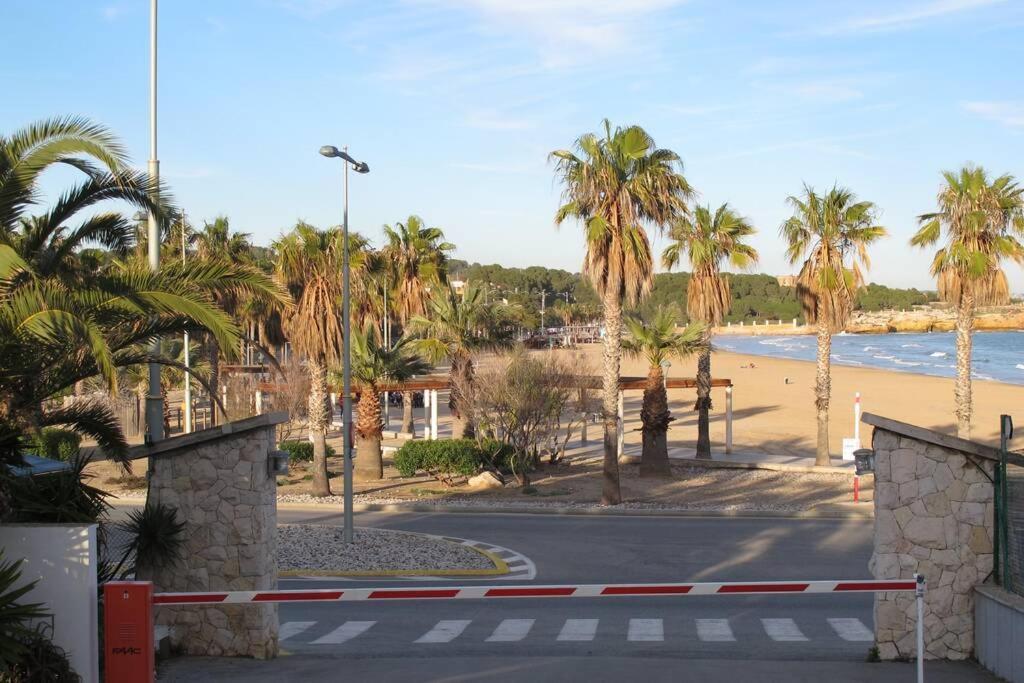Apartment In Front Of Arrabassada Beach Tarragona Exterior photo